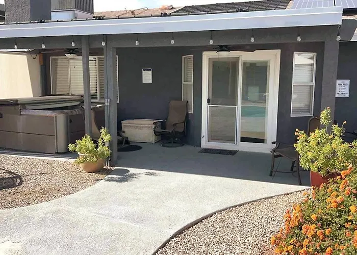 Spacious Getaway! Pool, Spa, Sleeps 9