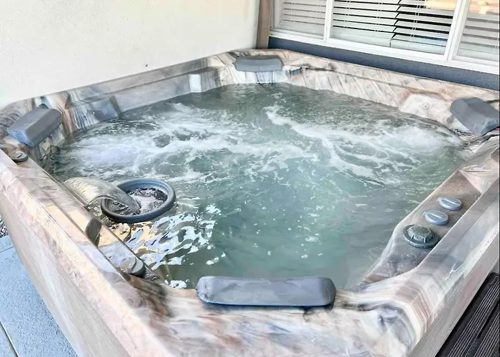 Spacious Getaway! Pool, Spa, Sleeps 9 * Lake Havasu City