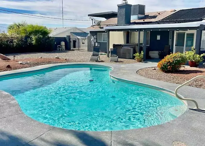Spacious Getaway! Pool, Spa, Sleeps 9